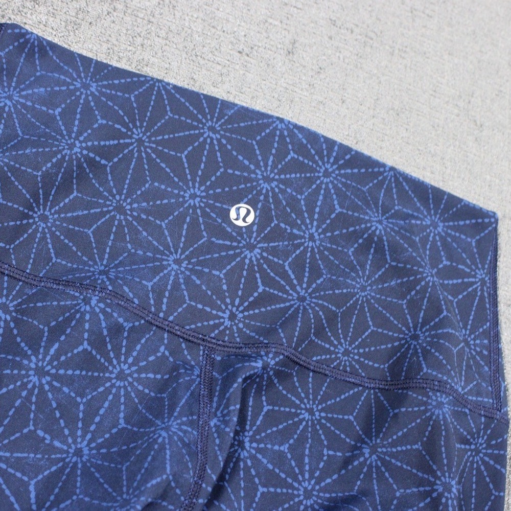 Lululemon High Rise Leggings Navy Blue Geometric Starburst Print Yoga Pants 29in